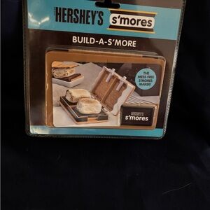 S'mores Maker with Brown and White Design